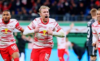 德甲巅峰对决前瞻：状态火热的拜仁客场挑战起伏莱比锡，谁能笑到最后？