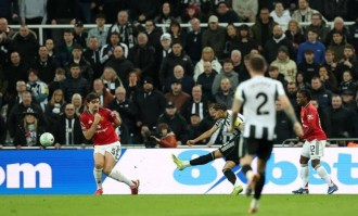 曼联1-2被十人纽卡绝杀！卡里克遭首败，终极考验将定其能否转正