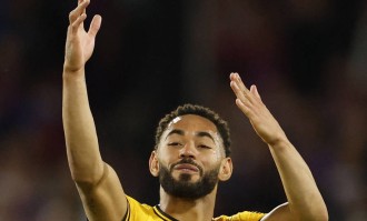 曼联没钱了？欧冠梦碎亏1亿！阿莫林：夏窗“躺平”，但我在带飞！