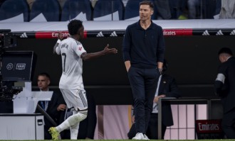 将帅不合！皇马更衣室乱了！佛爷出面调和，两亿起飞，双双失宠