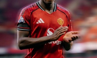 阿莫林花4000万却用客串左闸，曼联恐需再买人！球迷迁怒滕哈格